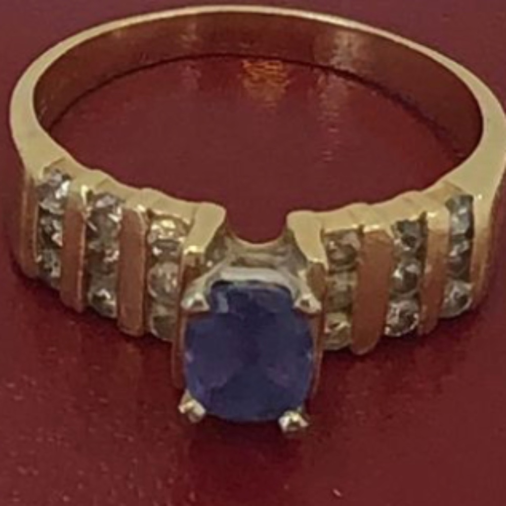 14 Yellow Gold Tanzanite and Diamond Ring